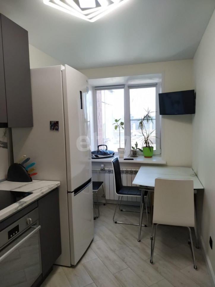 2-комн квартира 8 Марта, 80