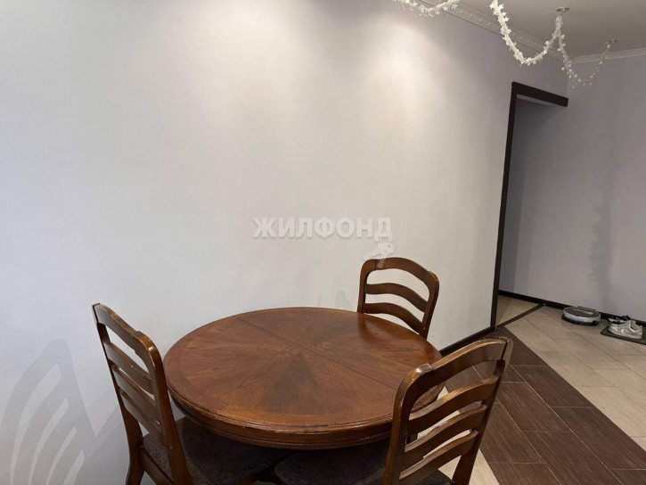 4-комн квартира Дружбы Народов улица, д.21