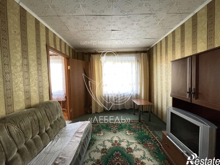4-комн квартира 9 Января улица,26