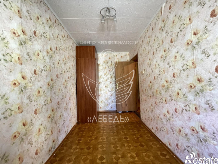 4-комн квартира 9 Января улица,26
