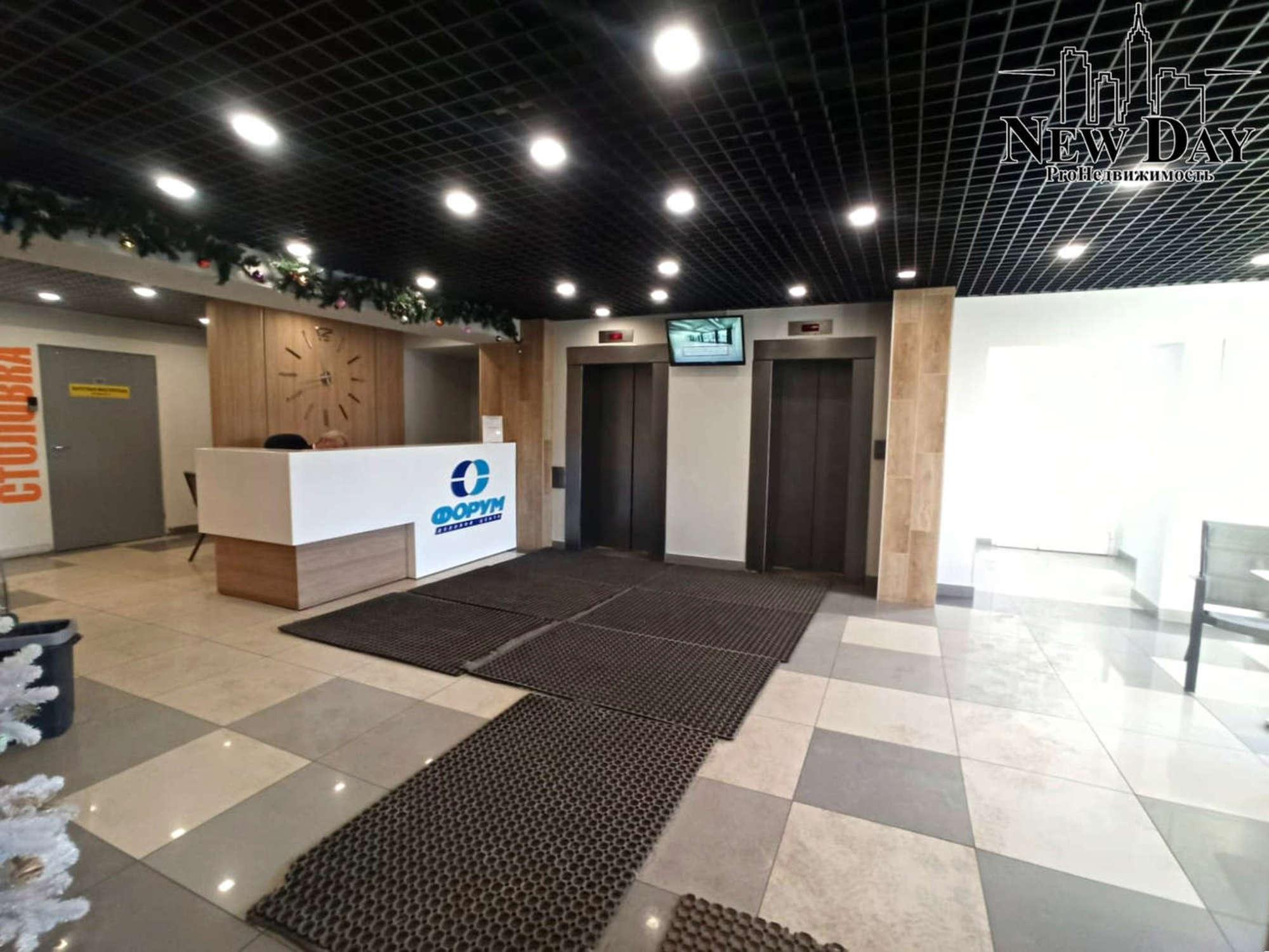 Купить торговое помещение за 82 600 000 рублей на Московское шоссе, 4