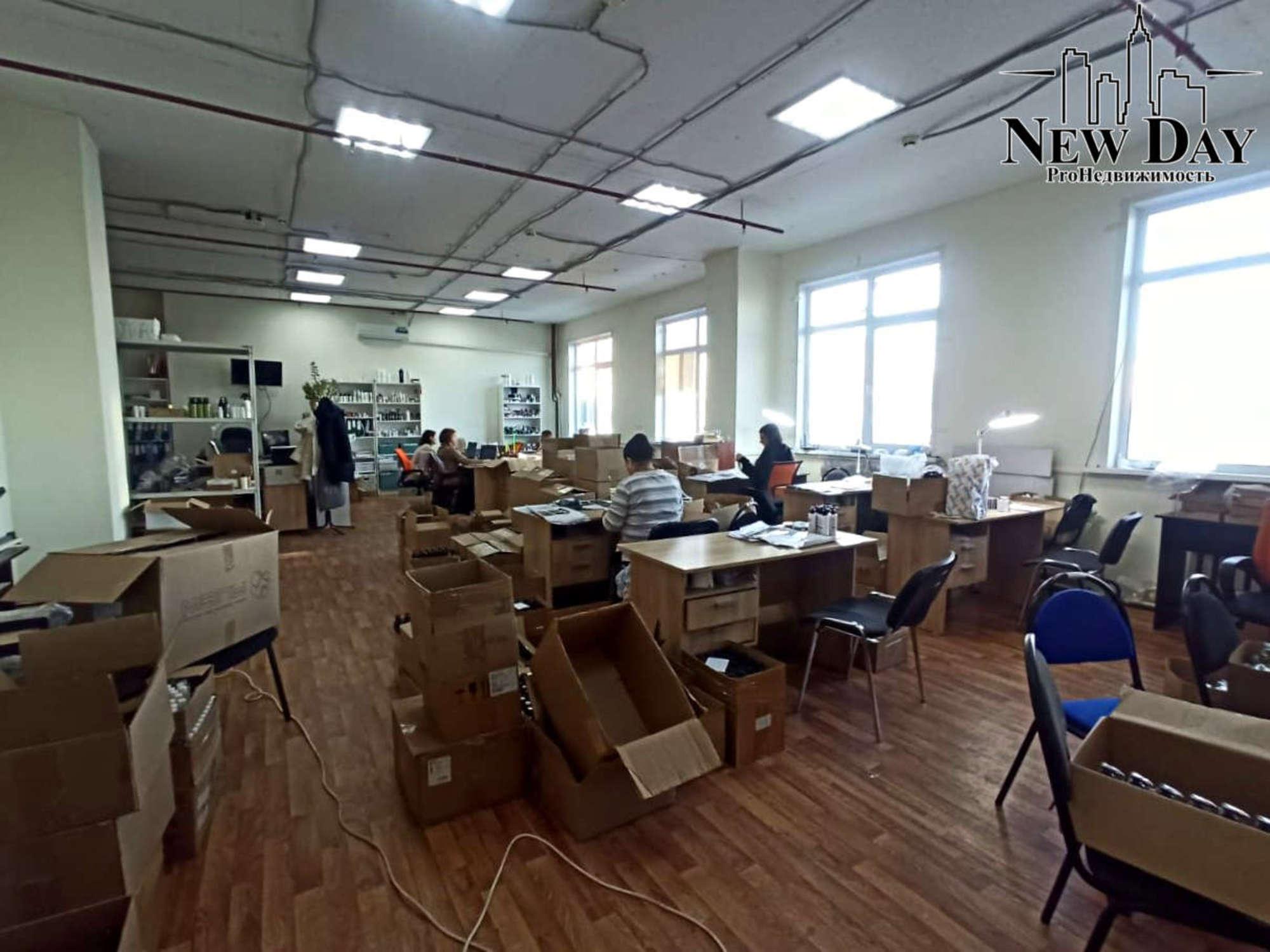 Купить торговое помещение за 82 600 000 рублей на Московское шоссе, 4
