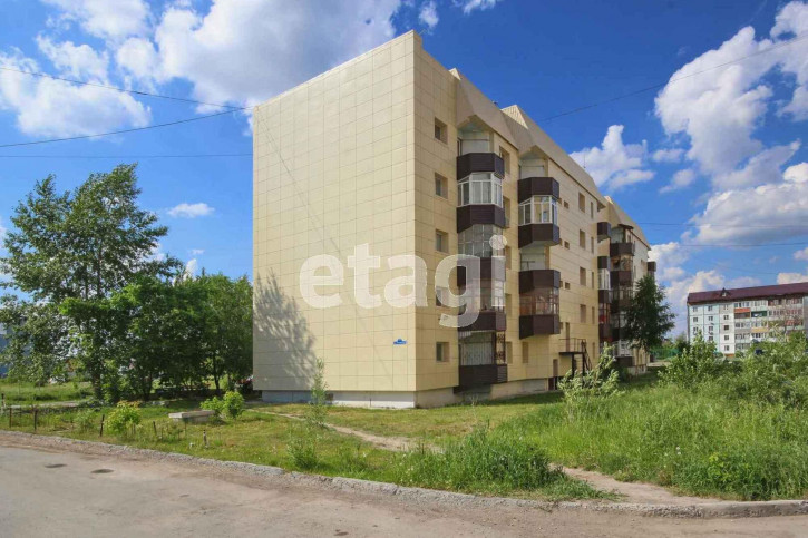 3-комн квартира Пражская (Строителей), 49