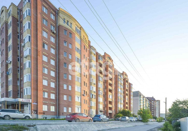 3-комн квартира Паровозная, 9