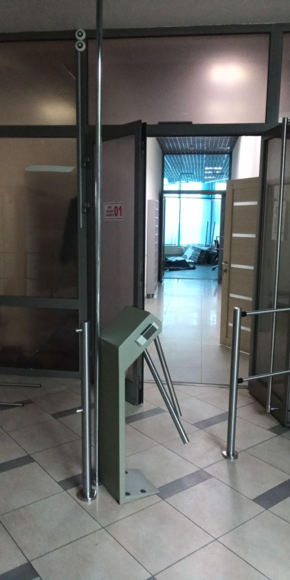 Сдать офис, помещение под офис за 450 000 рублей на ул им. Калинина, 2а