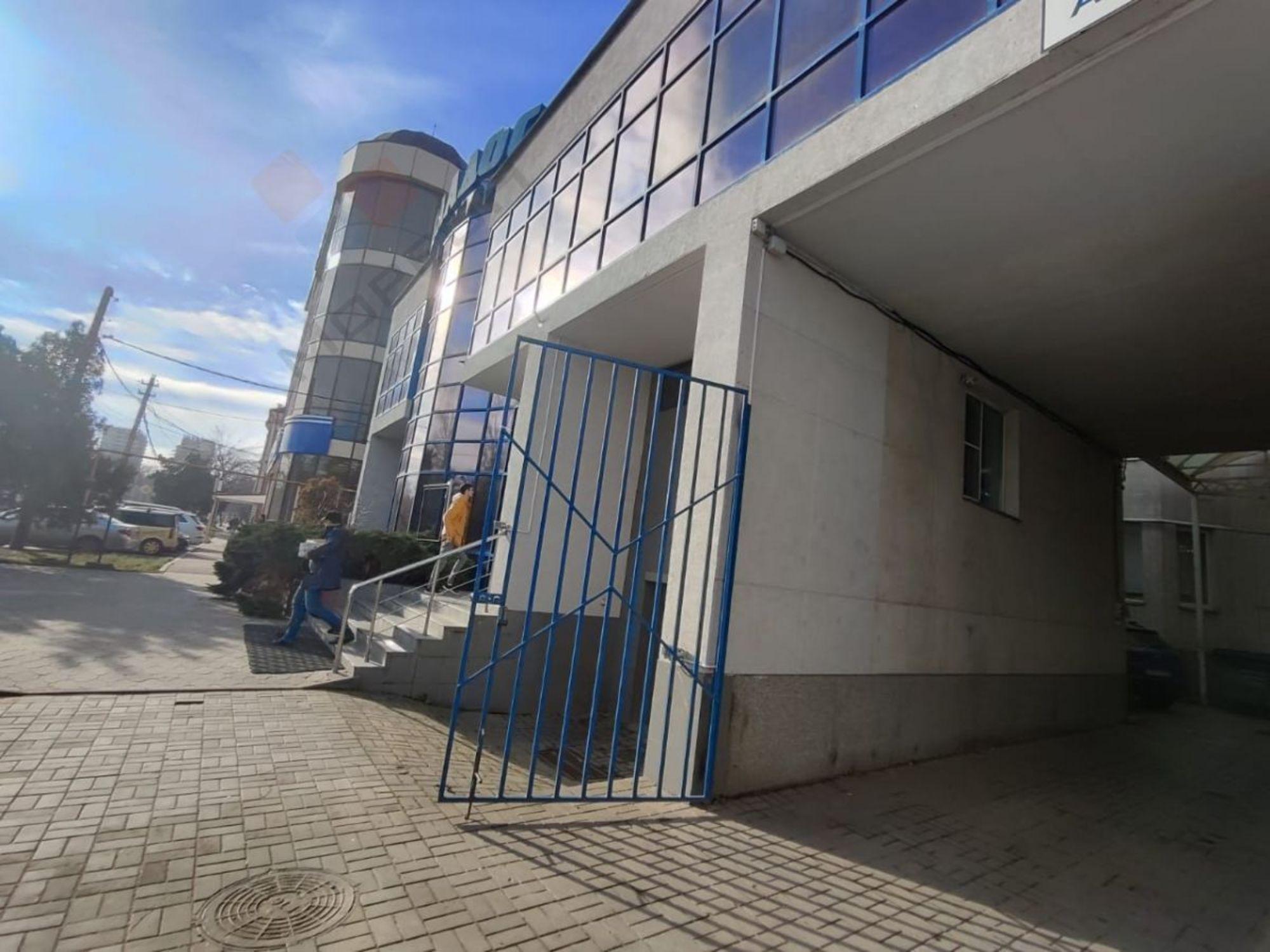 Купить офис, помещение под офис за 120 000 000 рублей на Аэродромная ул, 21