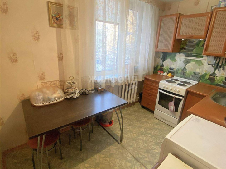 3-комн квартира 13-й микрорайон, д.63