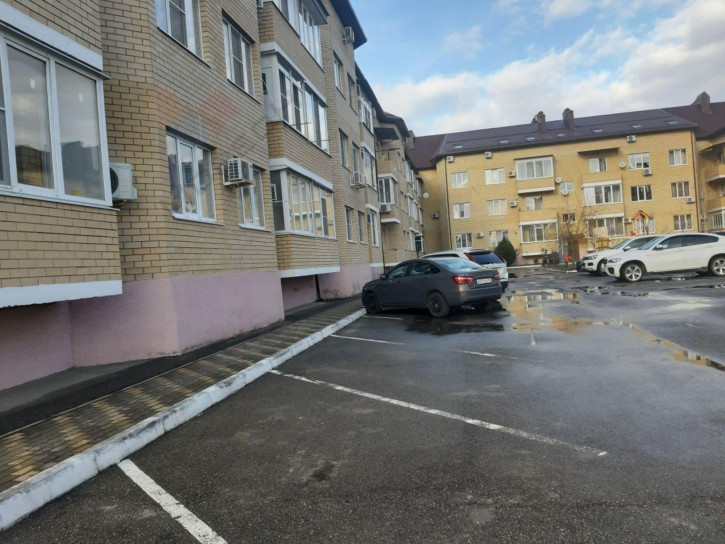 2-комн квартира Ивана Рослого ул, 18к2