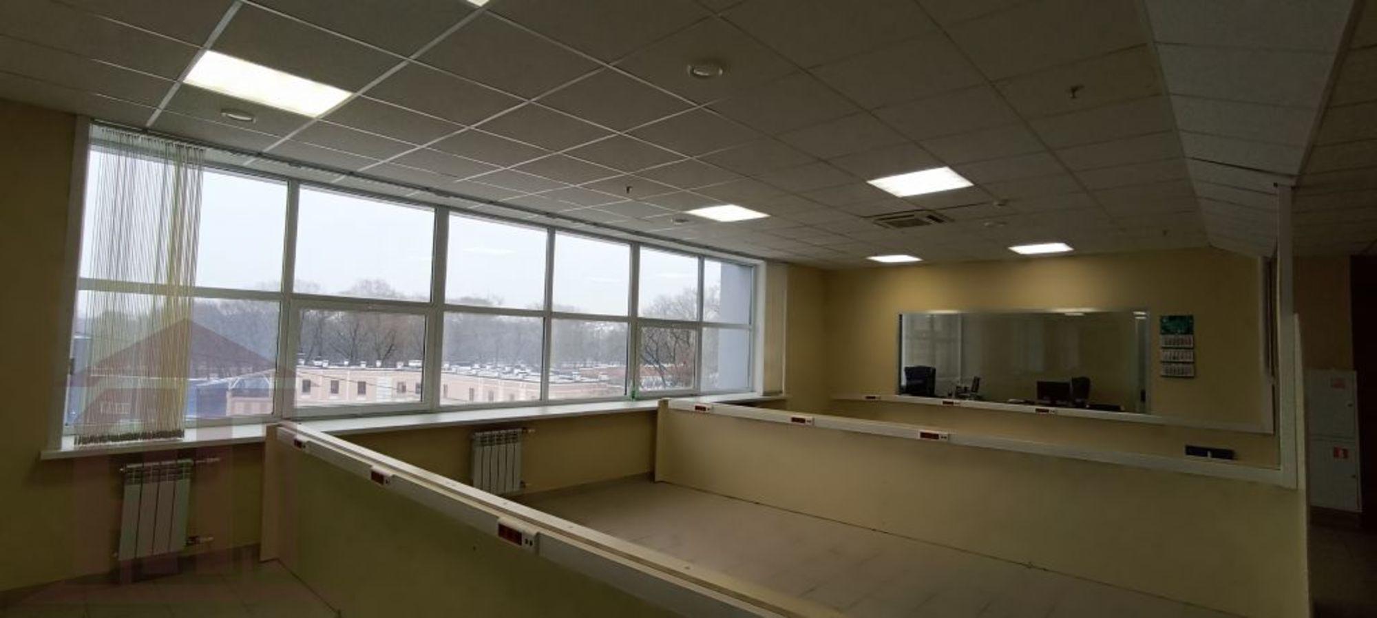 Сдать офис, помещение под офис за 175 000 рублей на Калинина пр-кт, 13 а