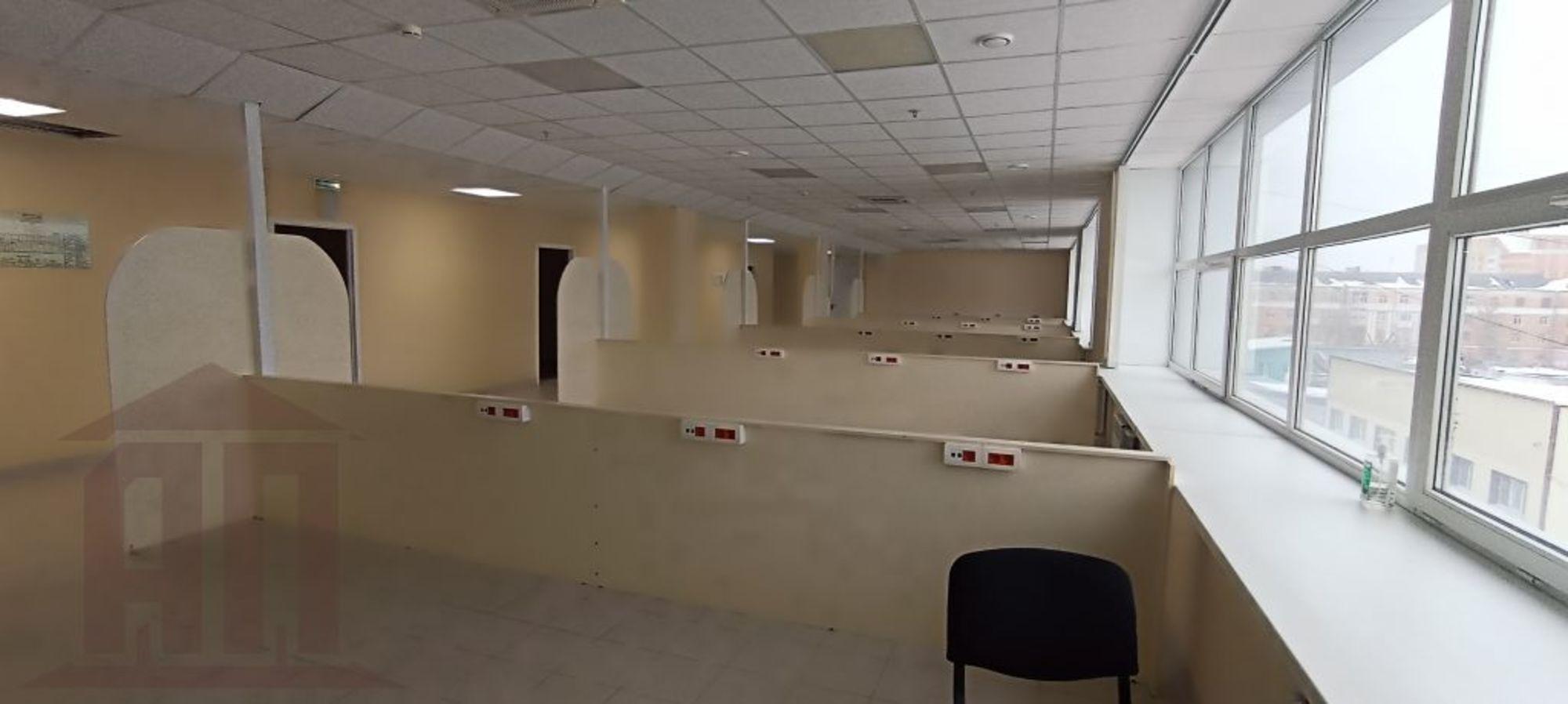 Сдать офис, помещение под офис за 175 000 рублей на Калинина пр-кт, 13 а