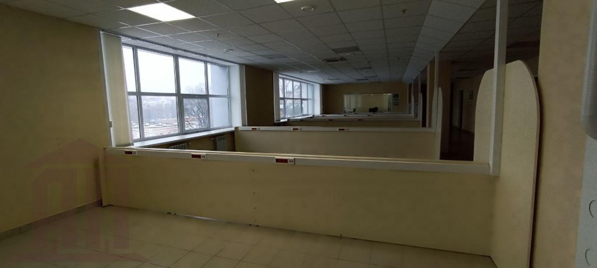 Сдать офис, помещение под офис за 175 000 рублей на Калинина пр-кт, 13 а