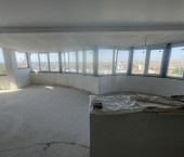 3-комн, 135кв м, этаж 10/10 Крымская улица, 272