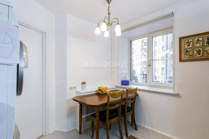 4-комн квартира Октябрьская улица, д.49