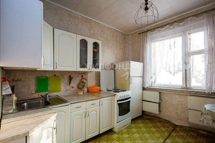 3-комн квартира Авиаторов проспект, д.95