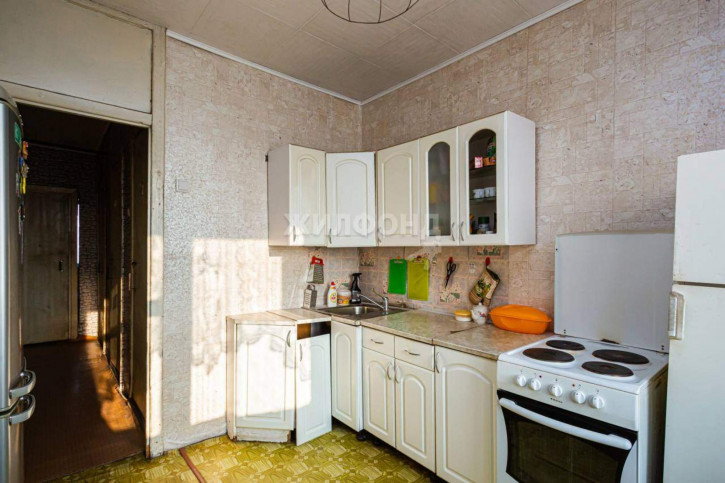 3-комн квартира Авиаторов проспект, д.95