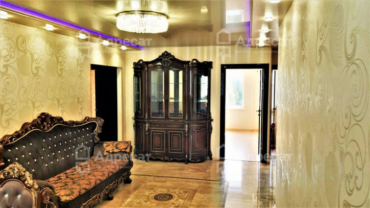 4-комн квартира пр-кт. Университетский,  д.49