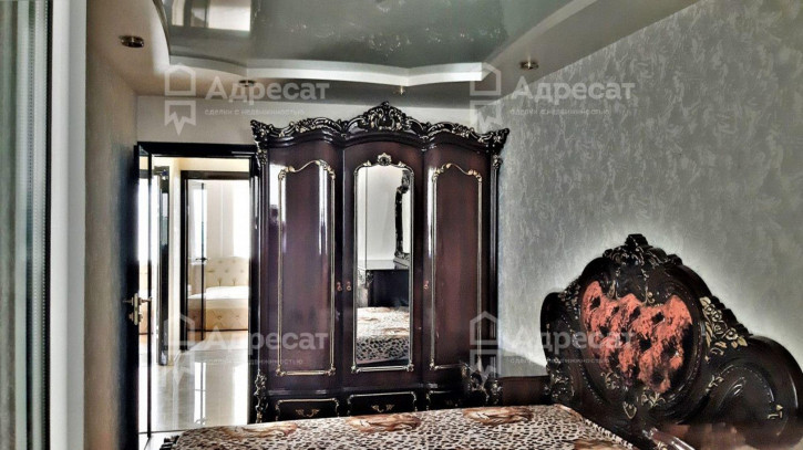 4-комн квартира пр-кт. Университетский,  д.49
