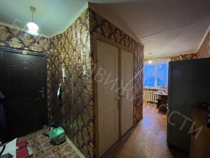 2-комн квартира Титова ул, 13А