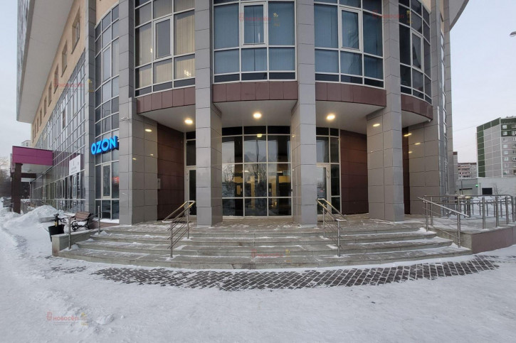 Торговое помещение Крестинского 35