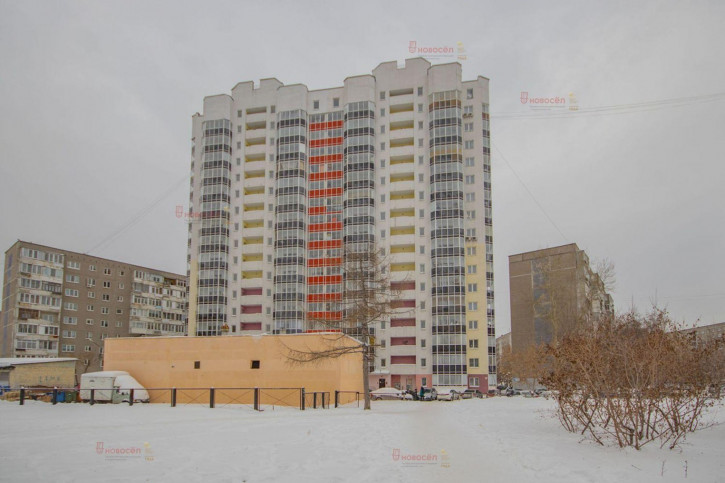 3-комн квартира Софьи Перовской 117/а