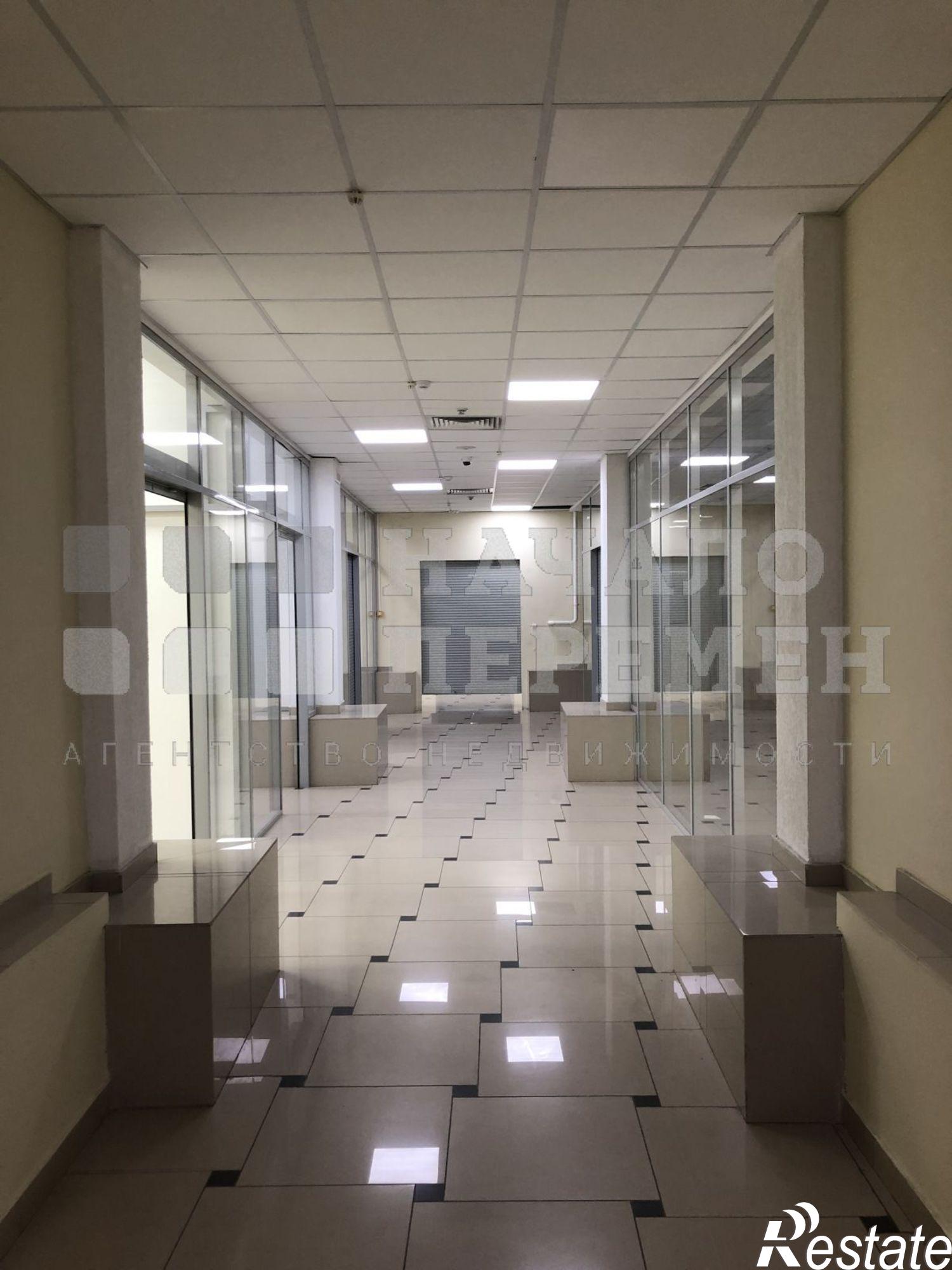 Сдать торговое помещение за 285 300 рублей на Красный пр-кт, 153