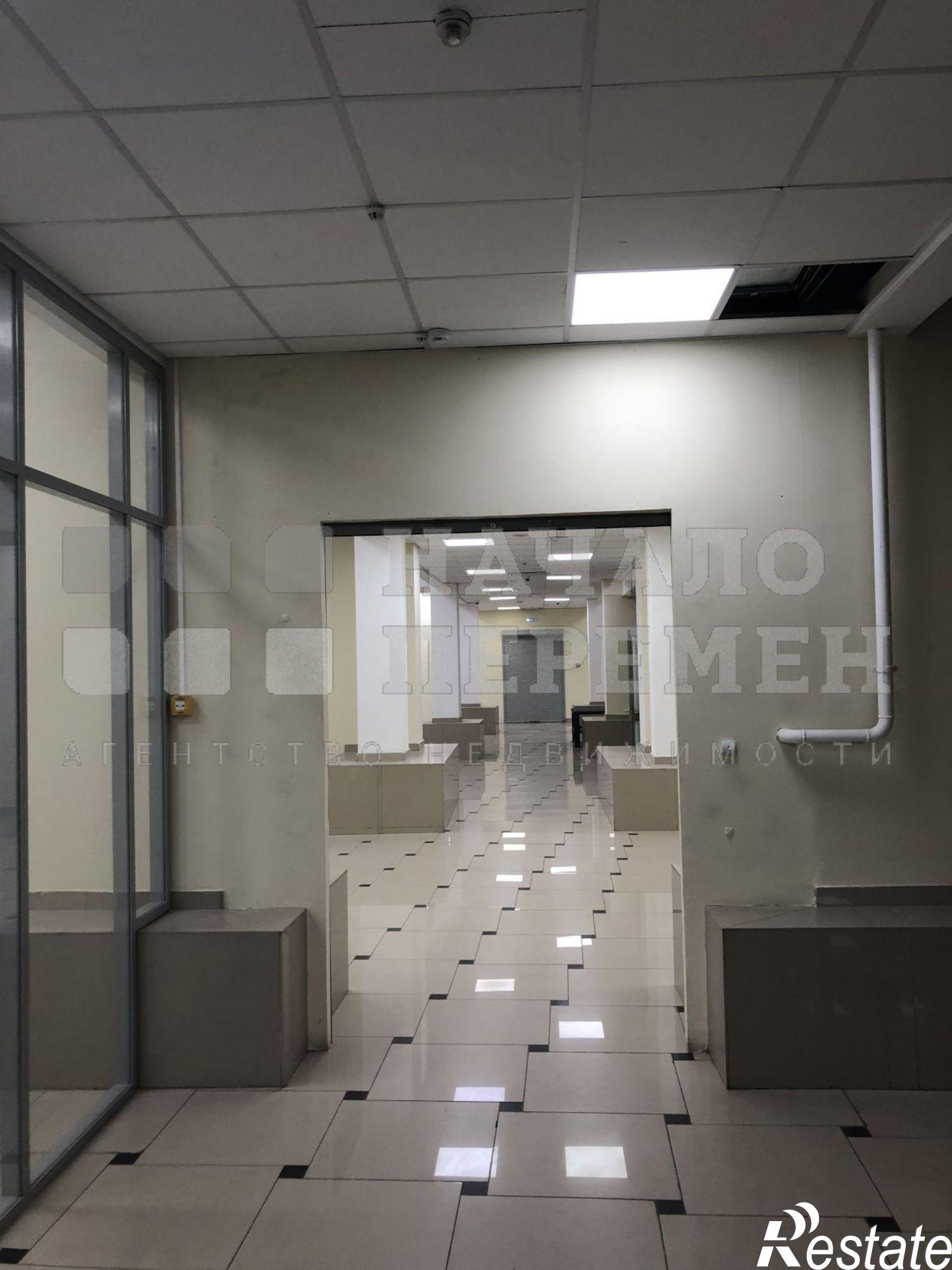Сдать торговое помещение за 285 300 рублей на Красный пр-кт, 153