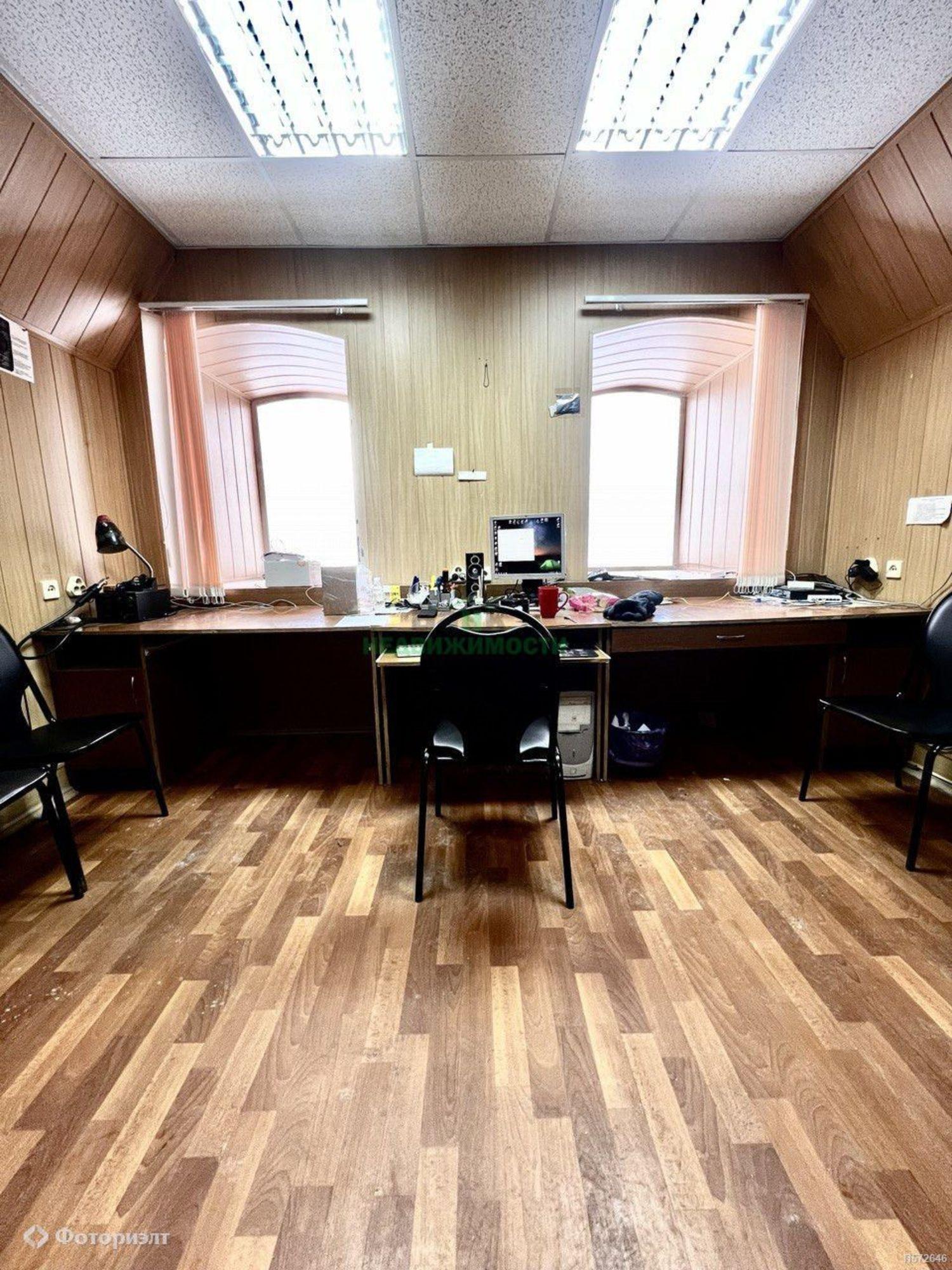 Купить офис, помещение под офис за 2 450 000 рублей на Революционная ул, 17/1