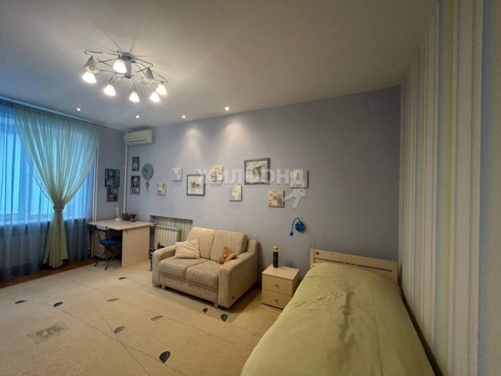 4-комн квартира Толстого улица, д.3/1