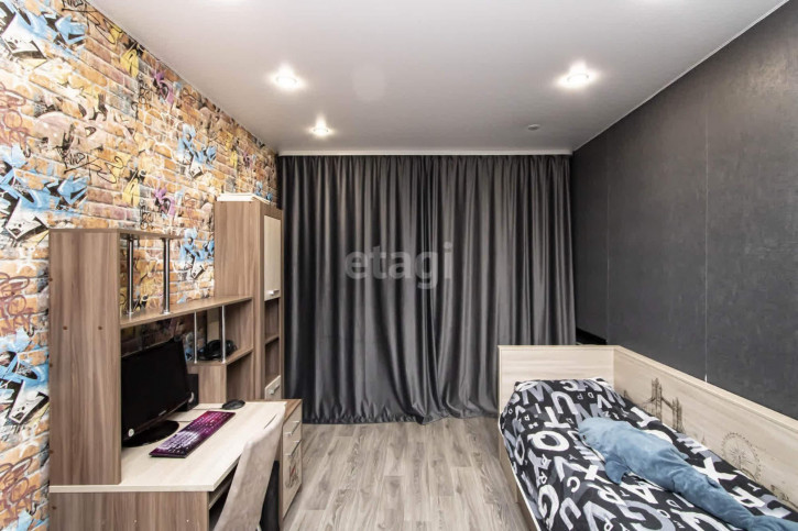 3-комн квартира Челюскинцев, 29