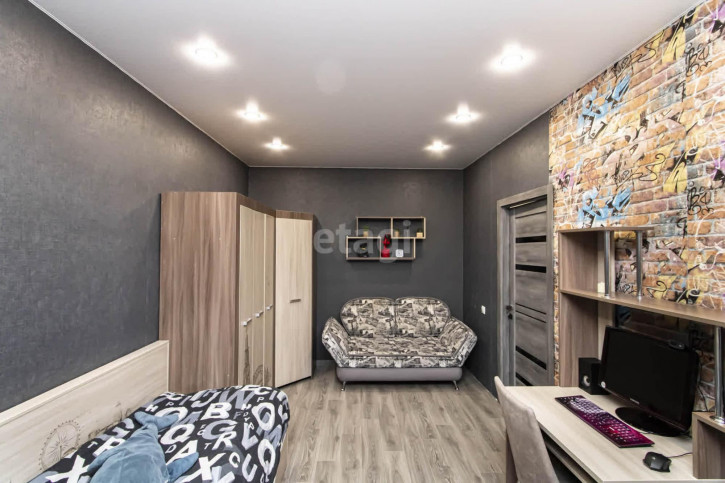 3-комн квартира Челюскинцев, 29