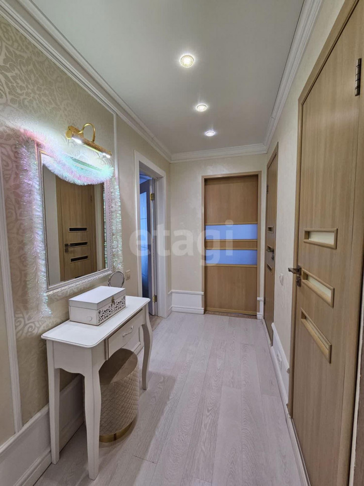 3-комн квартира Демьяна Бедного, 102