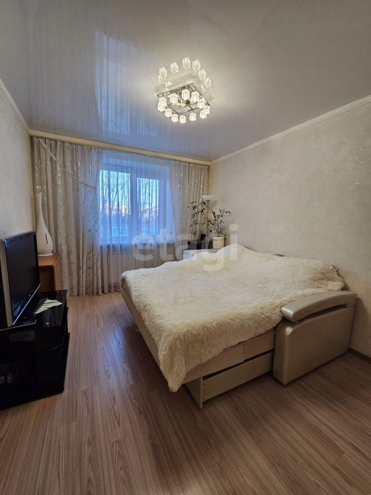 3-комн квартира Демьяна Бедного, 102