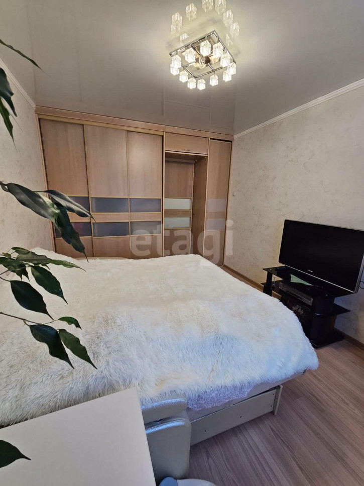 3-комн квартира Демьяна Бедного, 102