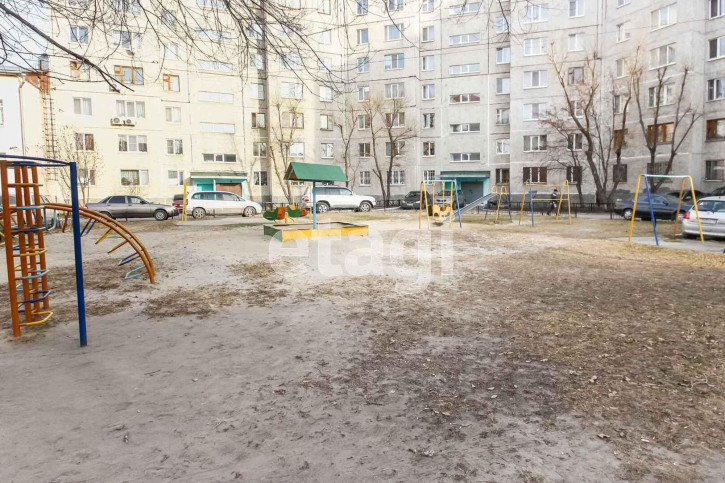 3-комн квартира 50 лет Октября, 76