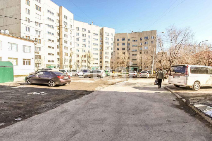 3-комн квартира 50 лет Октября, 76