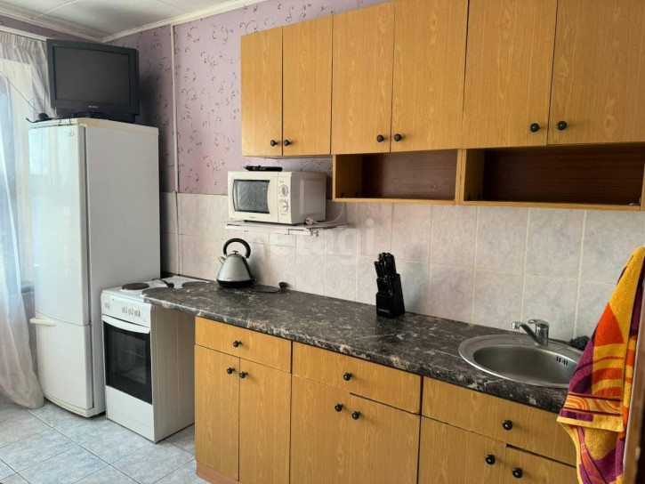 3-комн квартира Домостроителей, 6а