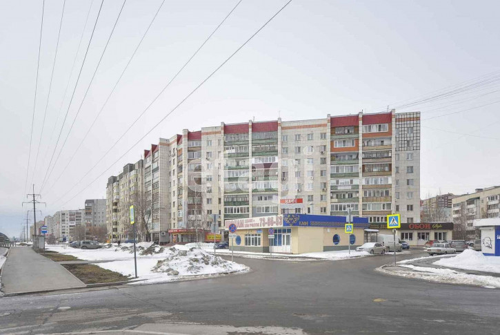 4-комн квартира Мельникайте, 126