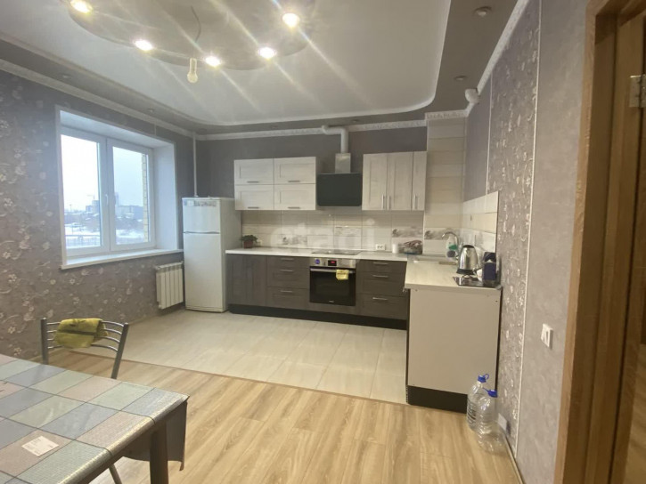 2-комн квартира Мельникайте, 34