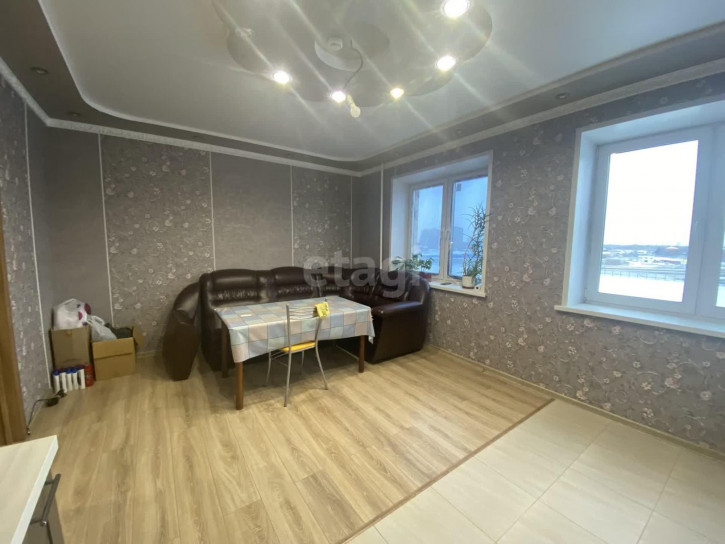 2-комн квартира Мельникайте, 34