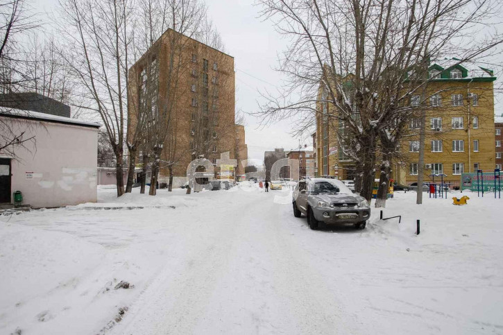 3-комн квартира 50 лет Октября, 44