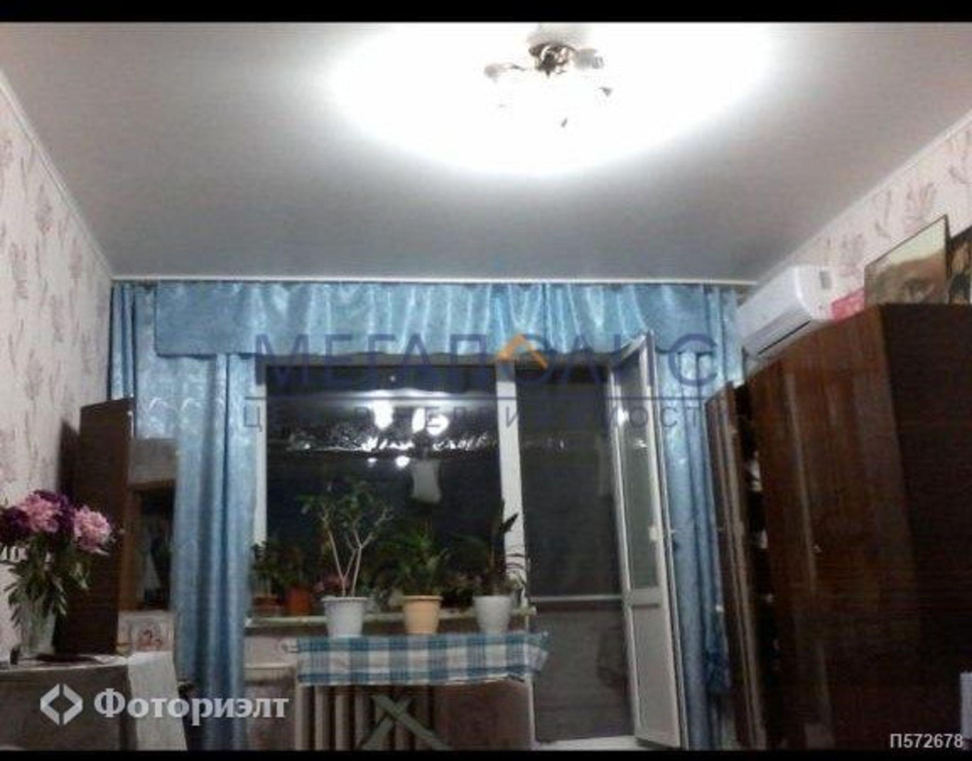 Купить квартиру за 2 680 000 рублей на Братьев Захаровых ул, 140