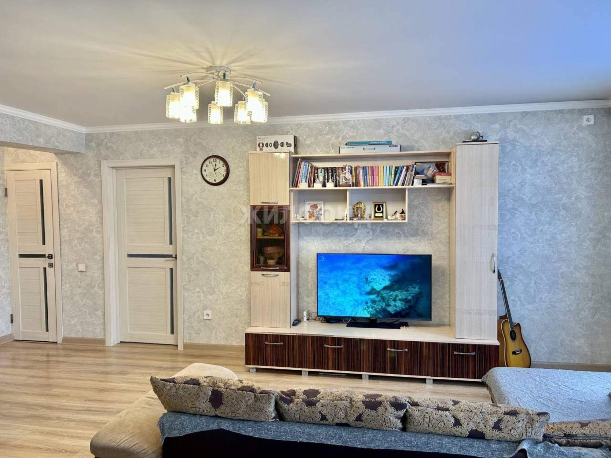 Купить квартиру за 10 500 000 рублей на Кочетова улица, д.55/2