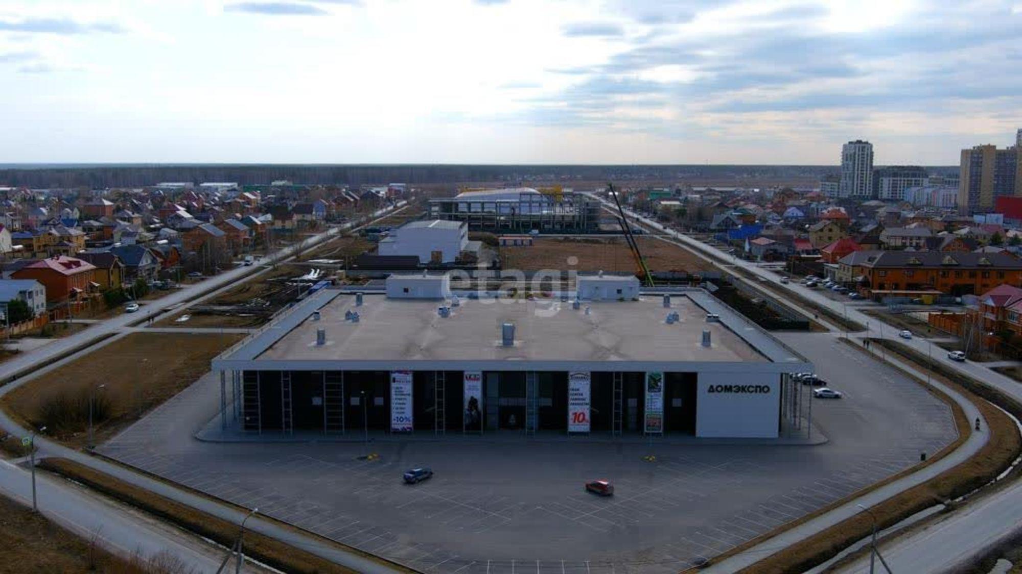 Купить торговое помещение за 120 000 000 рублей на Народная 68