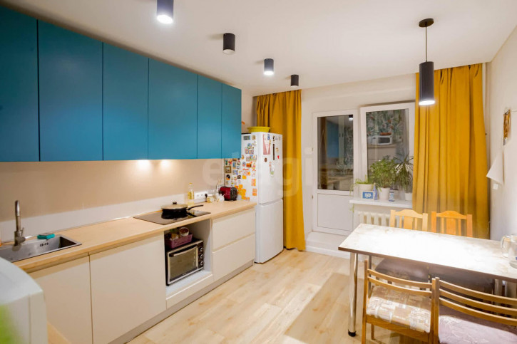 2-комн квартира улица Лётчика Каберова, 1а