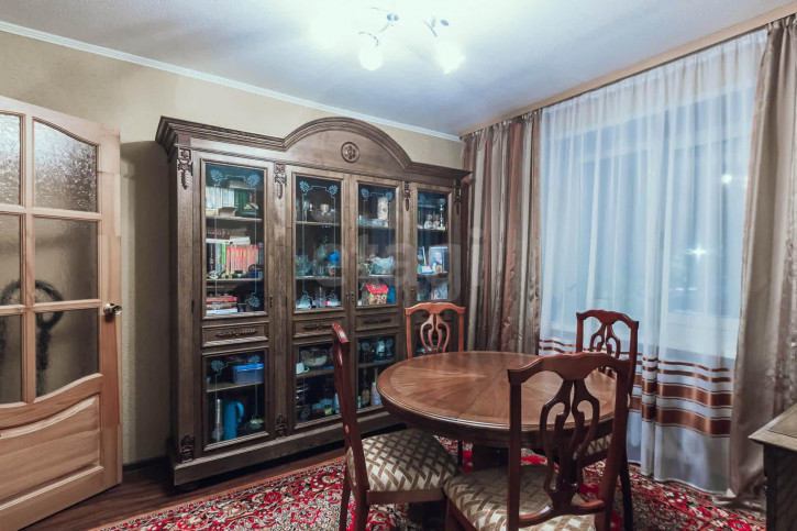 5-комн квартира Новгородская улица, 11