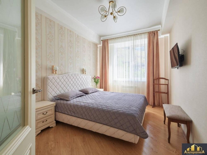 2-комн квартира Декабристов ул.