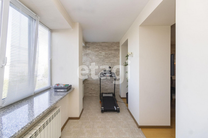 3-комн квартира Республики, 14