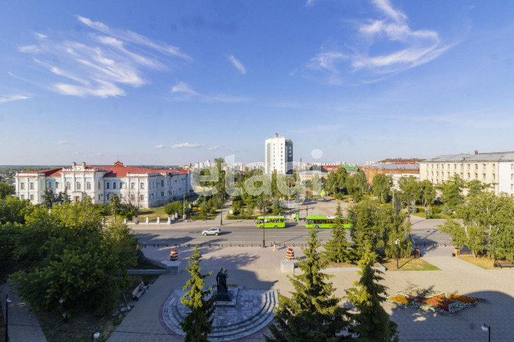 3-комн квартира Республики, 14