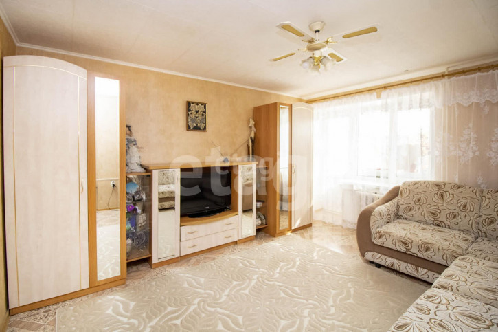 4-комн квартира Одесская, 40а