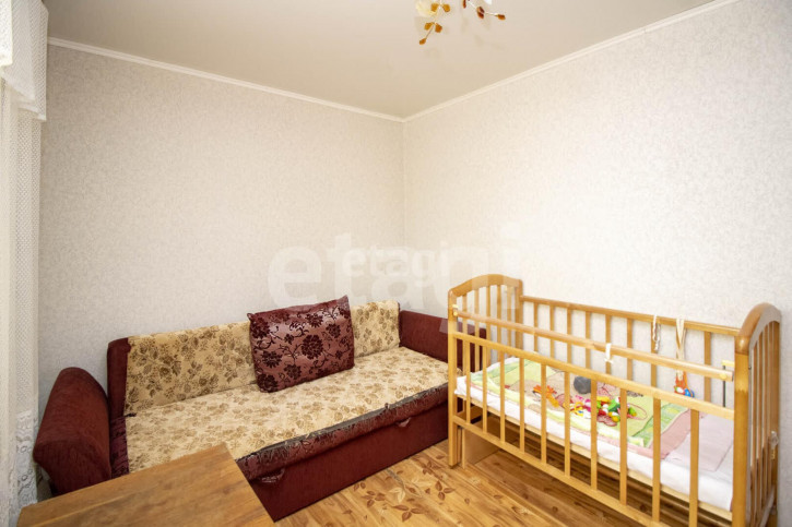 4-комн квартира Одесская, 40а